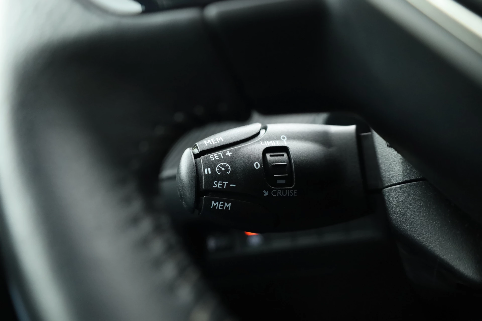 Hoofdafbeelding Peugeot e-208