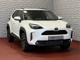 Toyota Yaris Cross 1.5 HYBRID DYNAMIC CAMERA LED ZWARTE HEMEL STOEL/STUUR VERW. 17''LMV KEYLESS