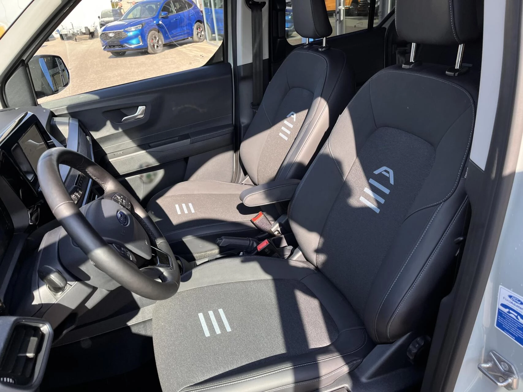Hoofdafbeelding Ford Transit Courier