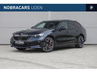 BMW i5 Touring eDrive40 M Sport / Panoramadak / Trekhaak / Adaptief onderstel / Stoelventilatie / Comfort Access / Adaptieve LED / Harman-Kardon / BMW Live Cockpit Professional