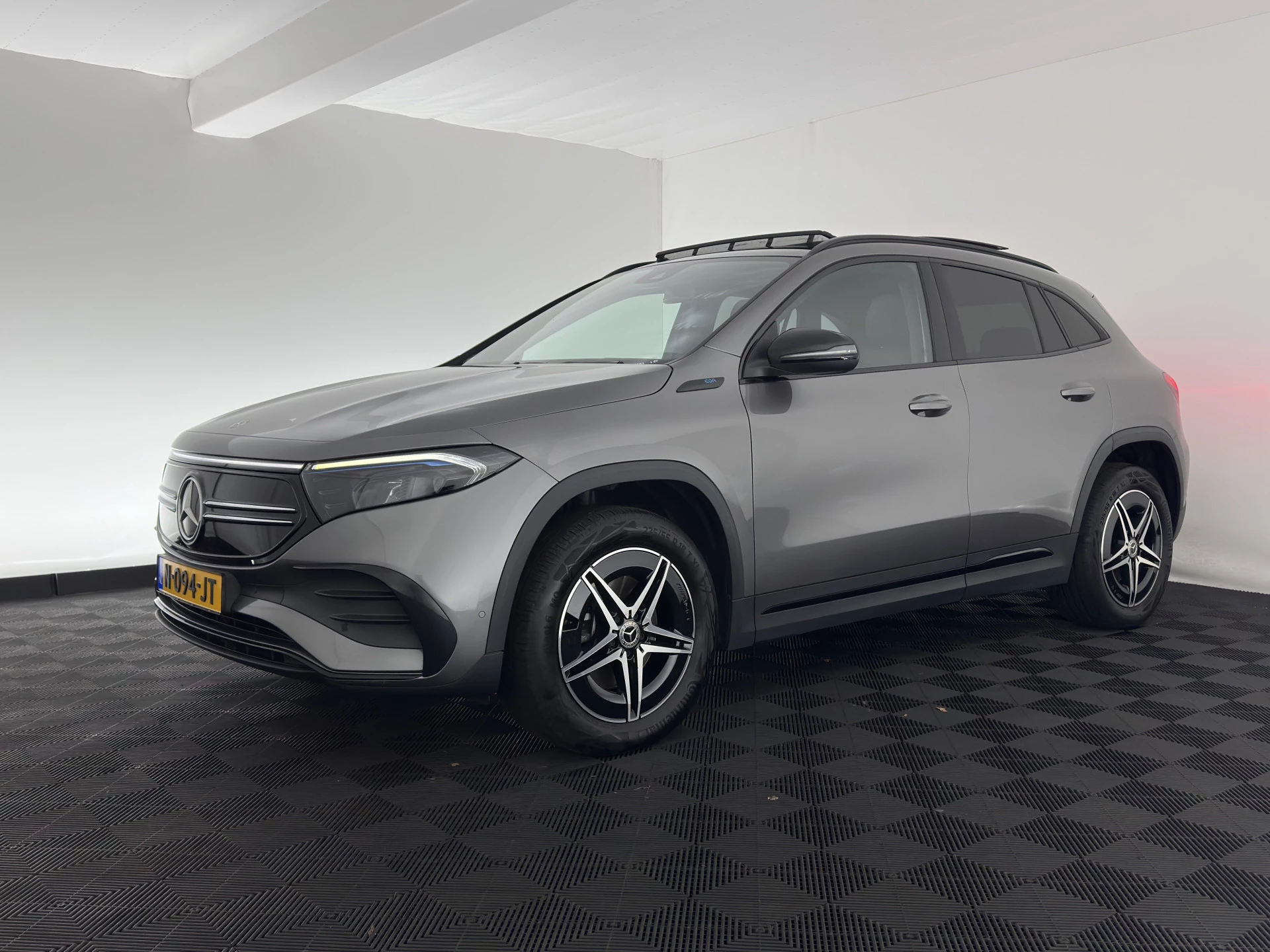 Hoofdafbeelding Mercedes-Benz EQA