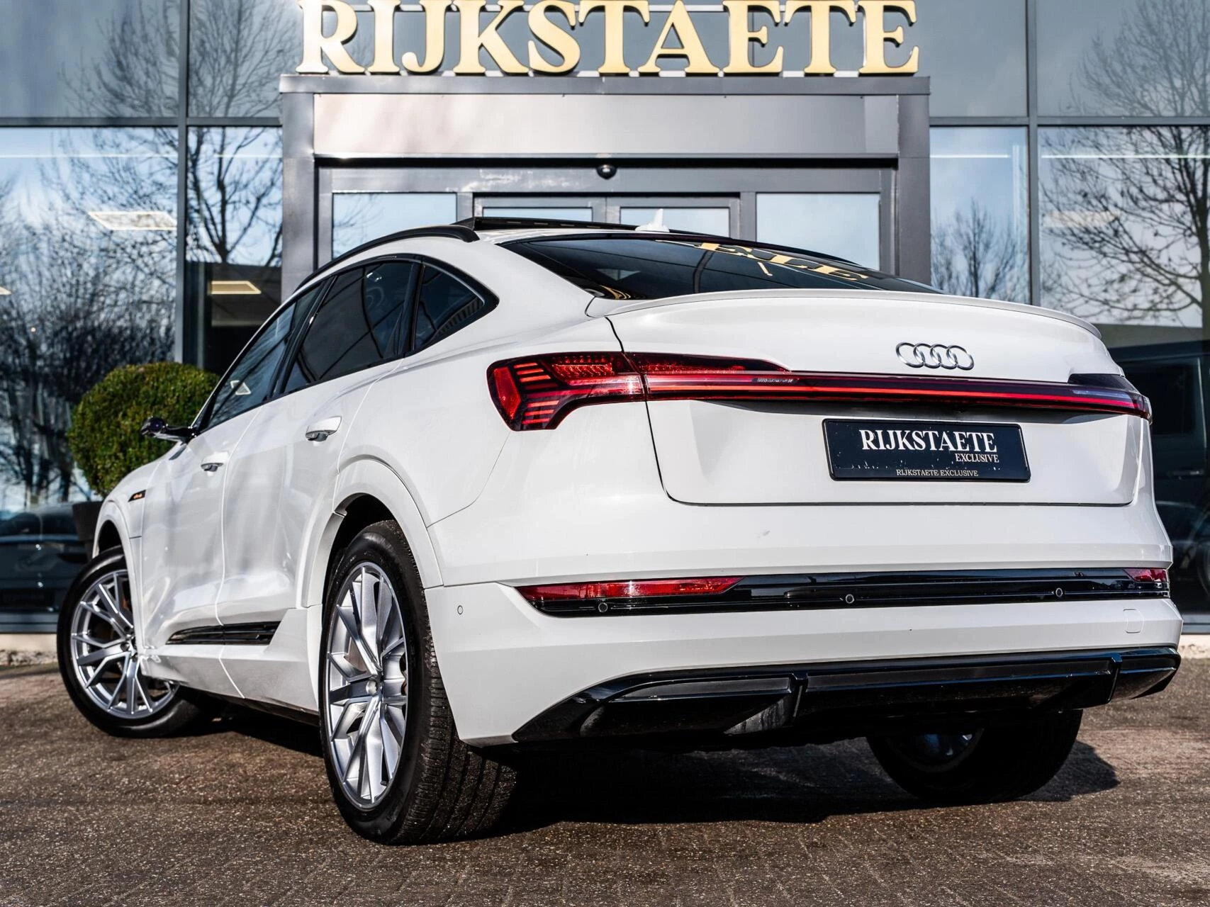 Hoofdafbeelding Audi e-tron