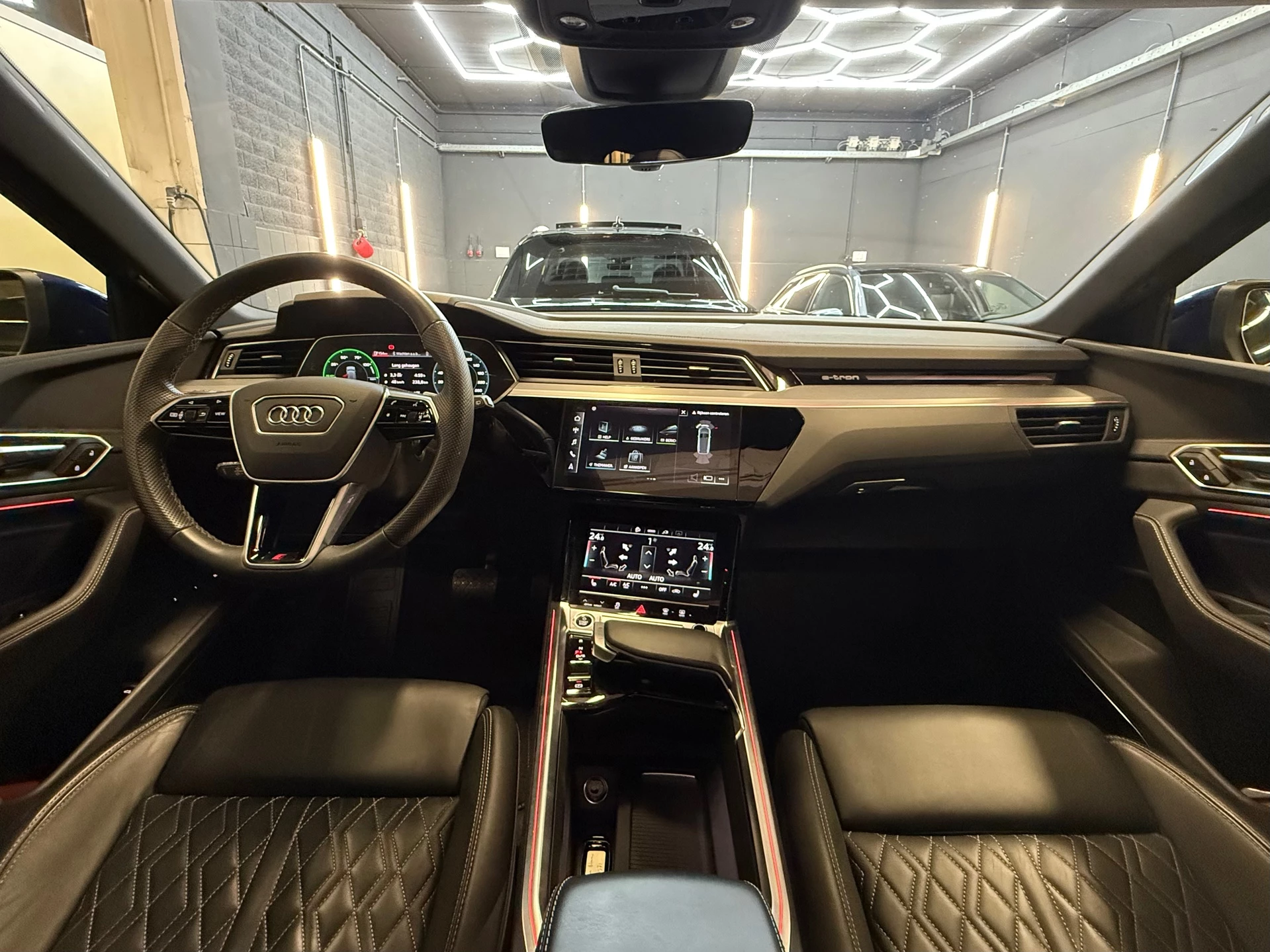 Hoofdafbeelding Audi e-tron