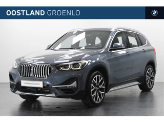 BMW X1 sDrive20i High Executive xLine Automaat / Panoramadak / Trekhaak / Sportstoelen / Achteruitrijcamera / Head-Up / Park Assistant / Stoelverwarming