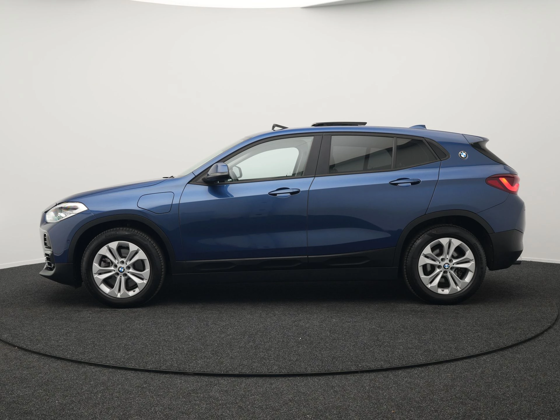 Hoofdafbeelding BMW X2