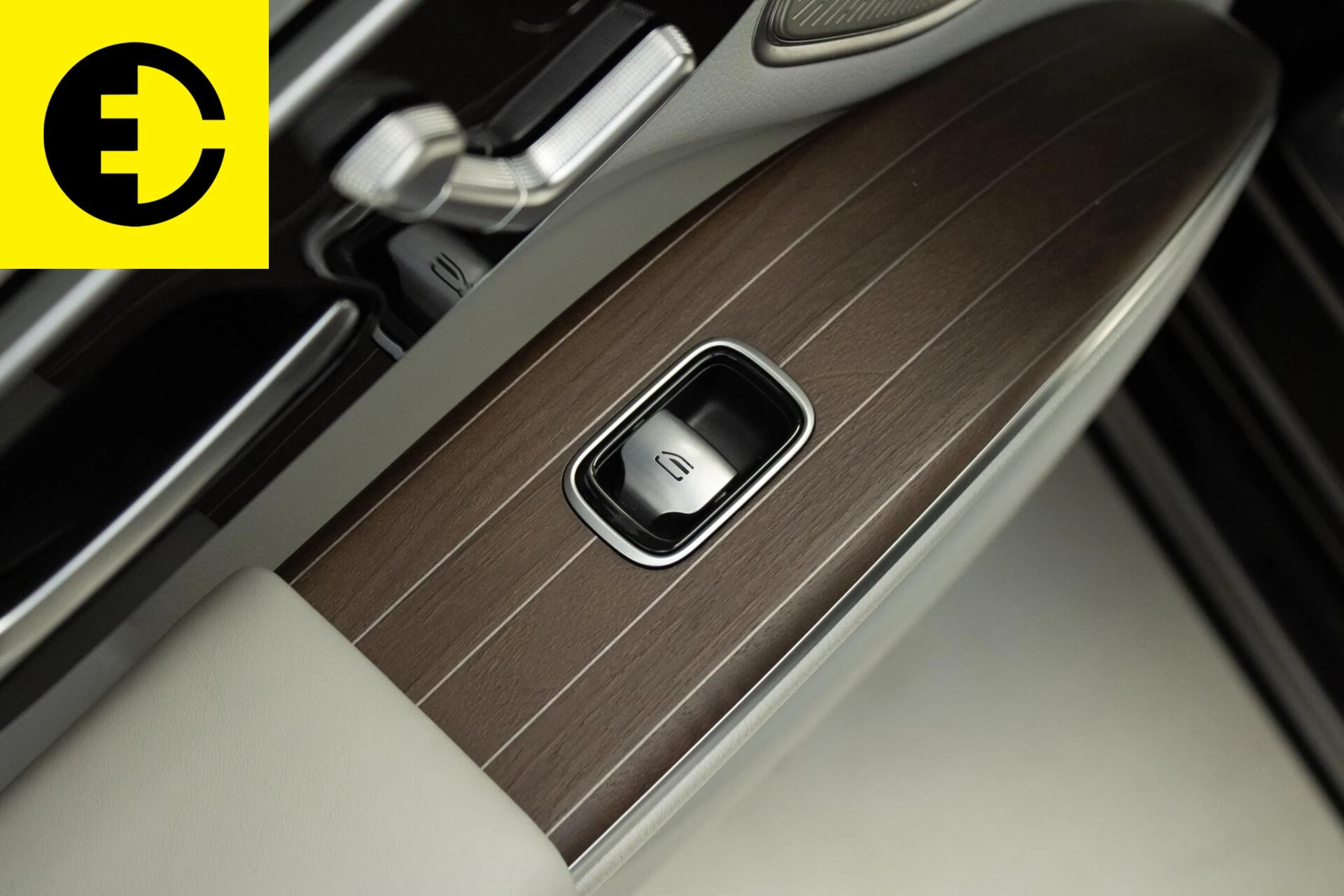 Hoofdafbeelding Mercedes-Benz EQS