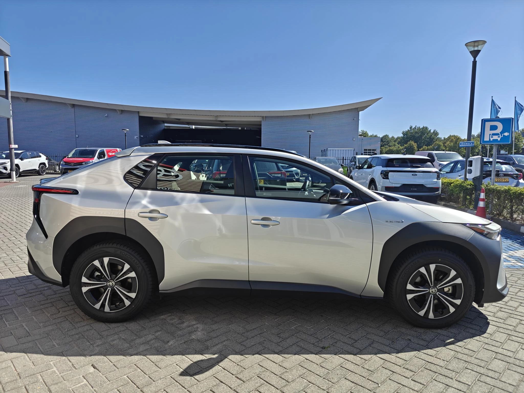 Hoofdafbeelding Toyota bZ4X