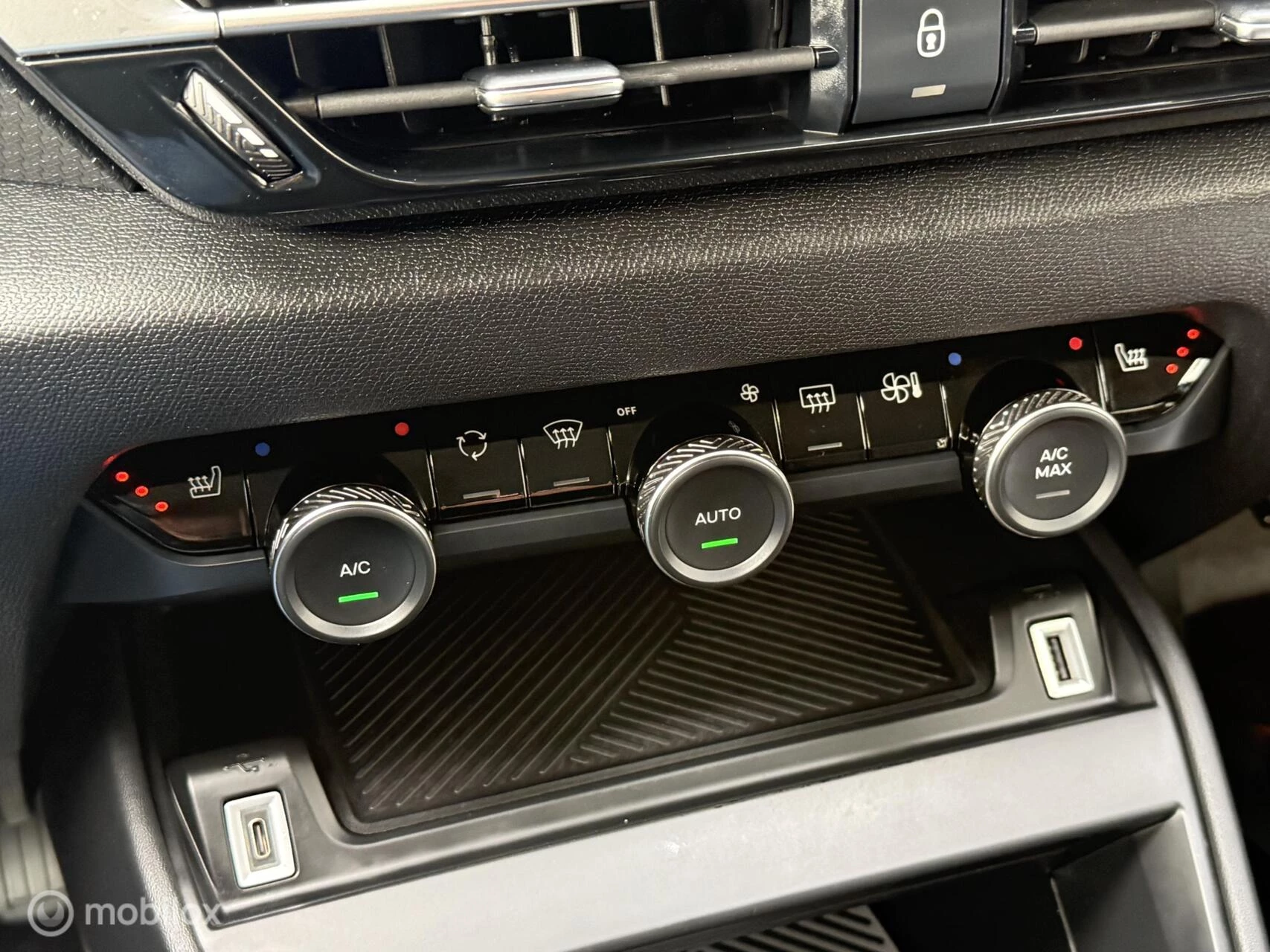 Hoofdafbeelding Citroën ë-C4