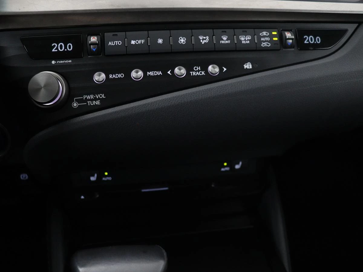 Hoofdafbeelding Lexus ES