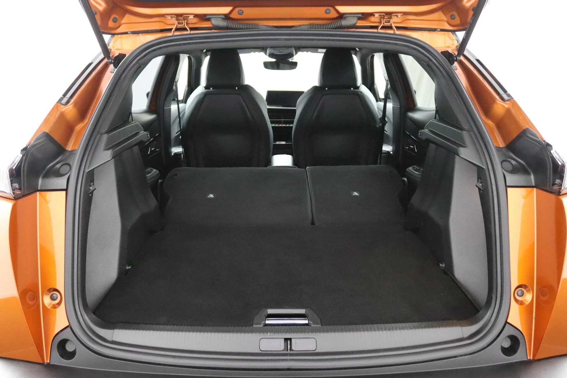 Hoofdafbeelding Peugeot e-2008