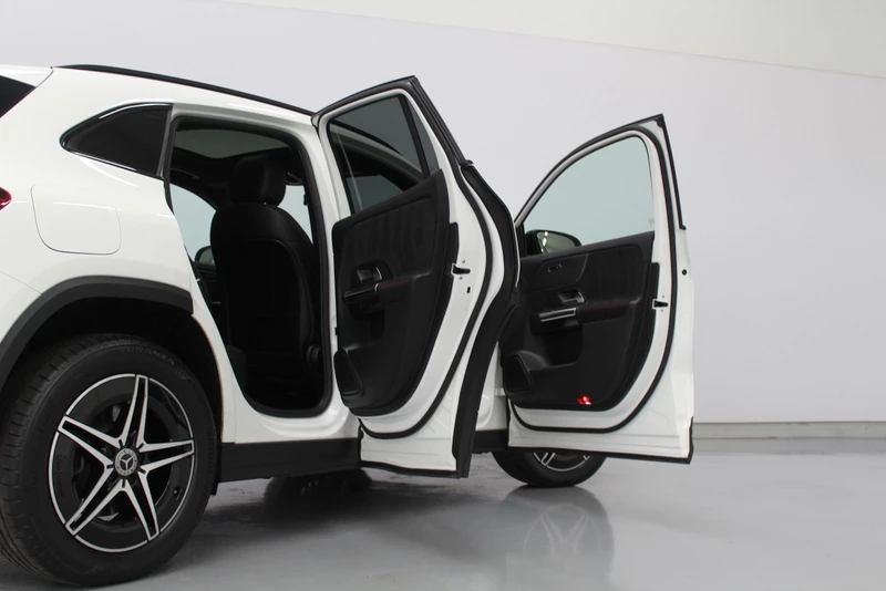 Hoofdafbeelding Mercedes-Benz EQA