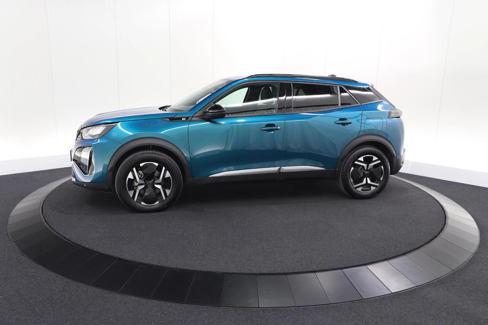 Hoofdafbeelding Peugeot e-2008