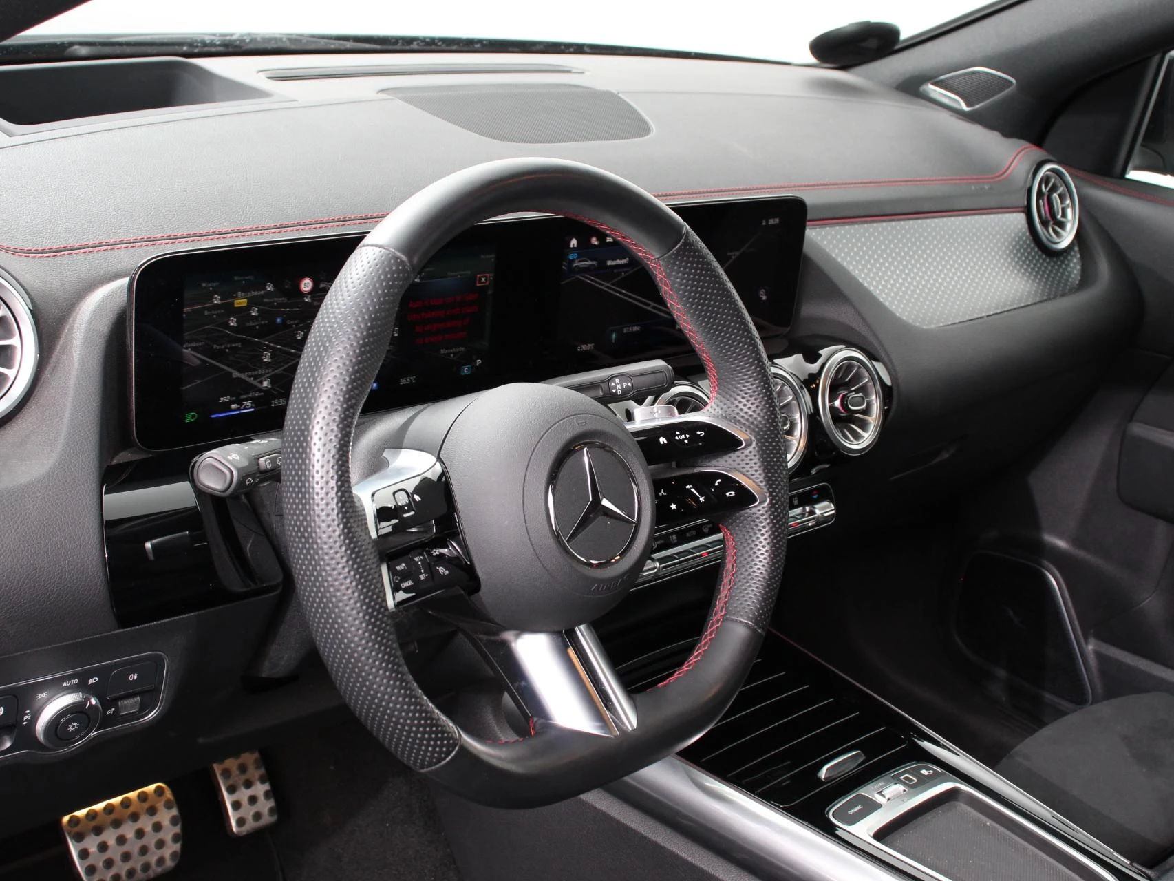 Hoofdafbeelding Mercedes-Benz EQA