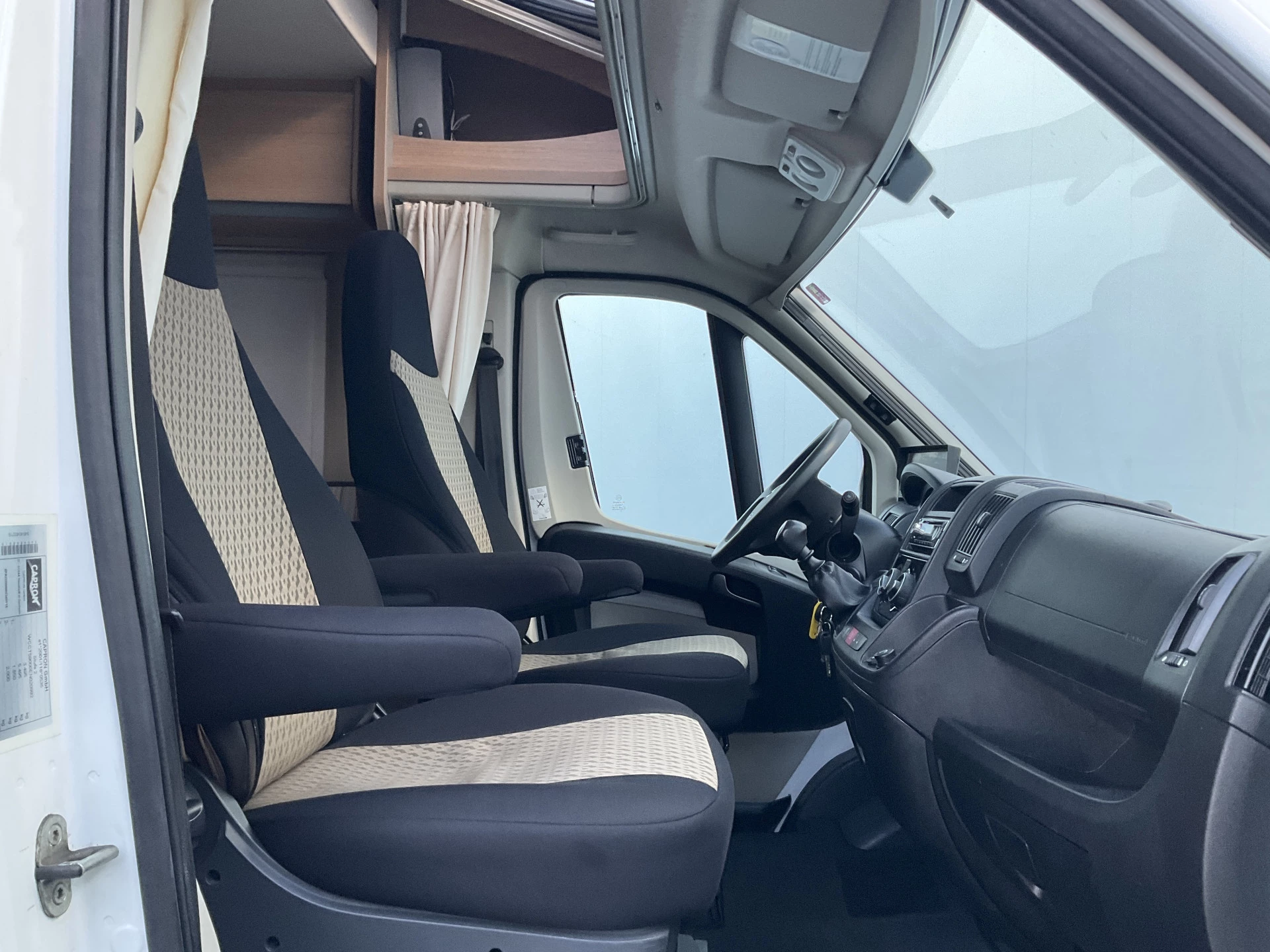 Hoofdafbeelding Carado T 59 2.3 131pk Airco Cruise Trekhaak Fietsendrager 2-Persoons Sunlight Carado