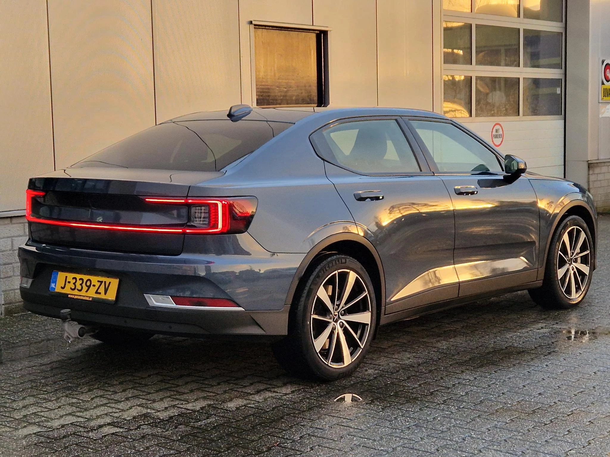 Hoofdafbeelding Polestar 2