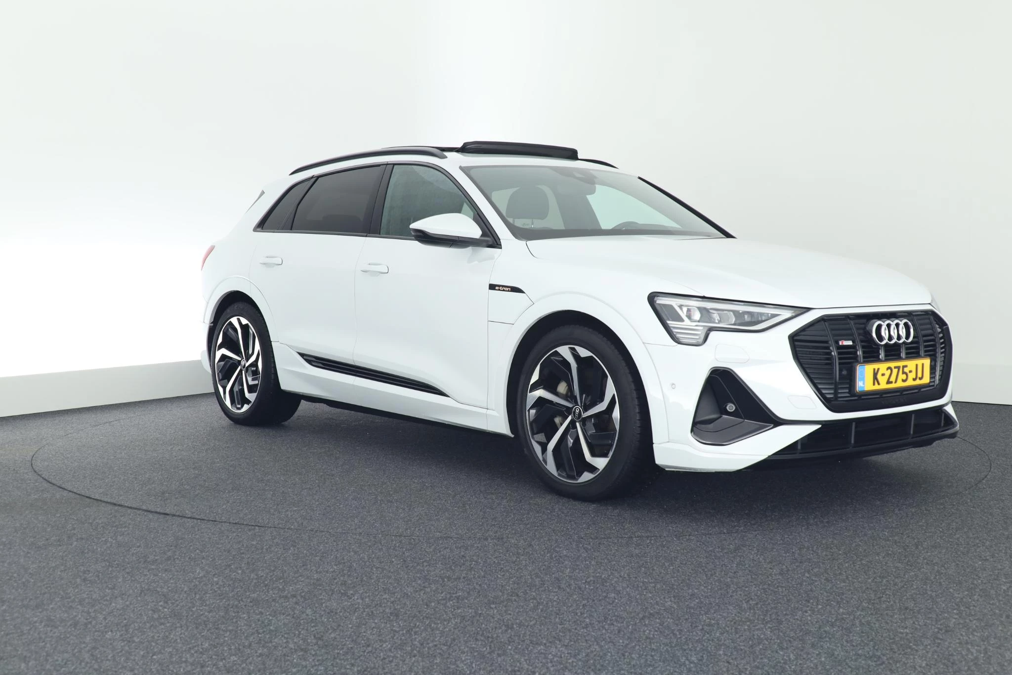 Hoofdafbeelding Audi e-tron