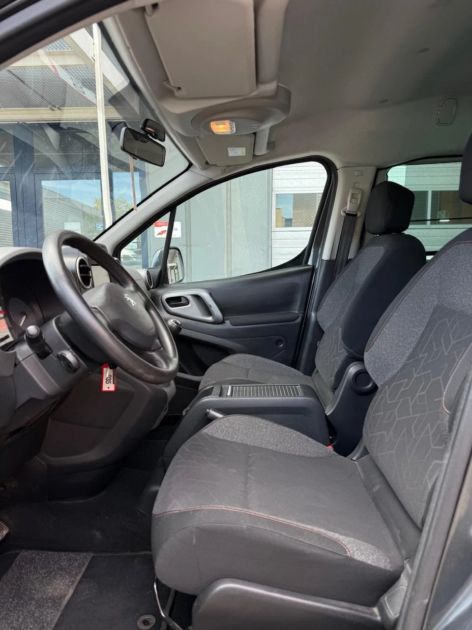 Hoofdafbeelding Peugeot Partner