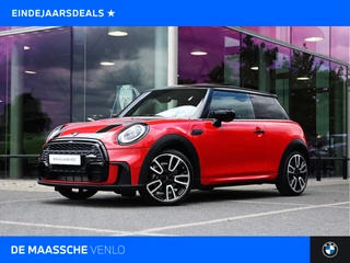 MINI Cooper Hatchback JCW Automaat / Panoramadak / Sportstoelen / Adaptief onderstel / Multifunctioneel stuurwiel /  LED / Cruise Control / Navigatie
