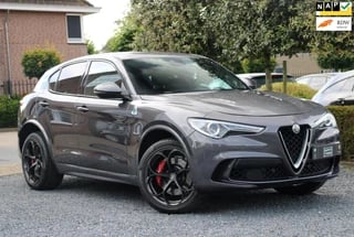 Hoofdafbeelding Alfa Romeo Stelvio Alfa Romeo Stelvio 2.9 V6 AWD Quadrifoglio 510 PK ACC Carbon Harman Kardon 20''