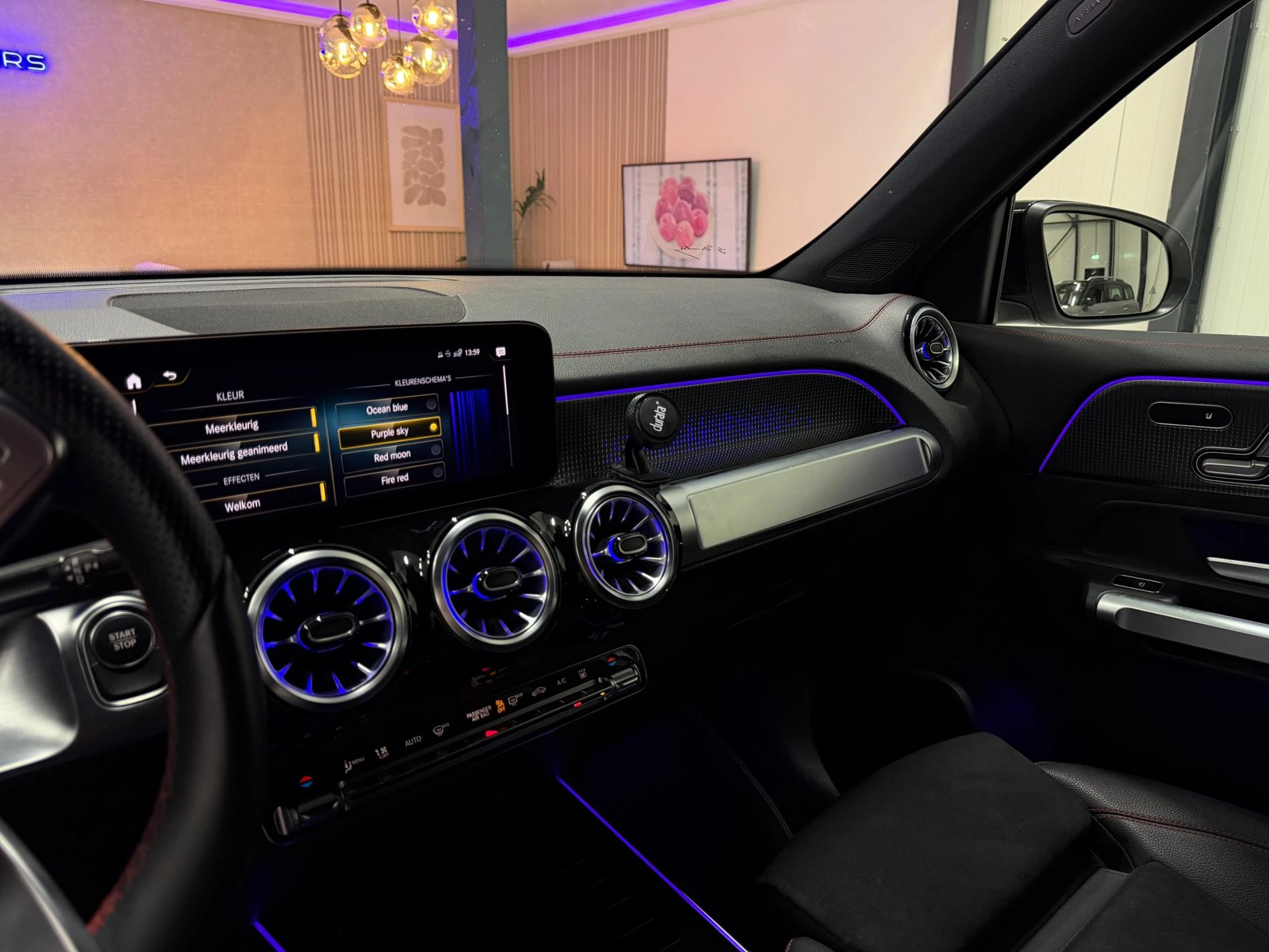 Hoofdafbeelding Mercedes-Benz EQB