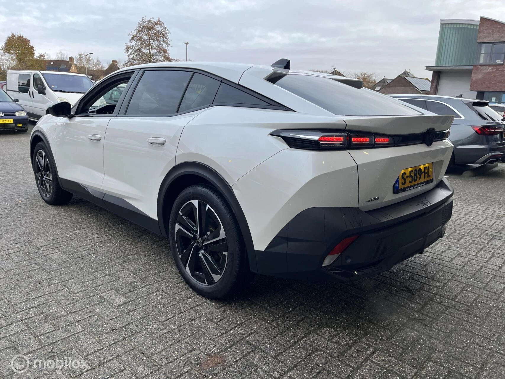 Hoofdafbeelding Peugeot 408