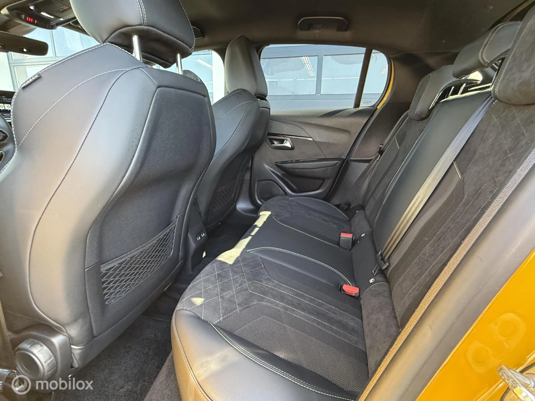 Hoofdafbeelding Peugeot e-208