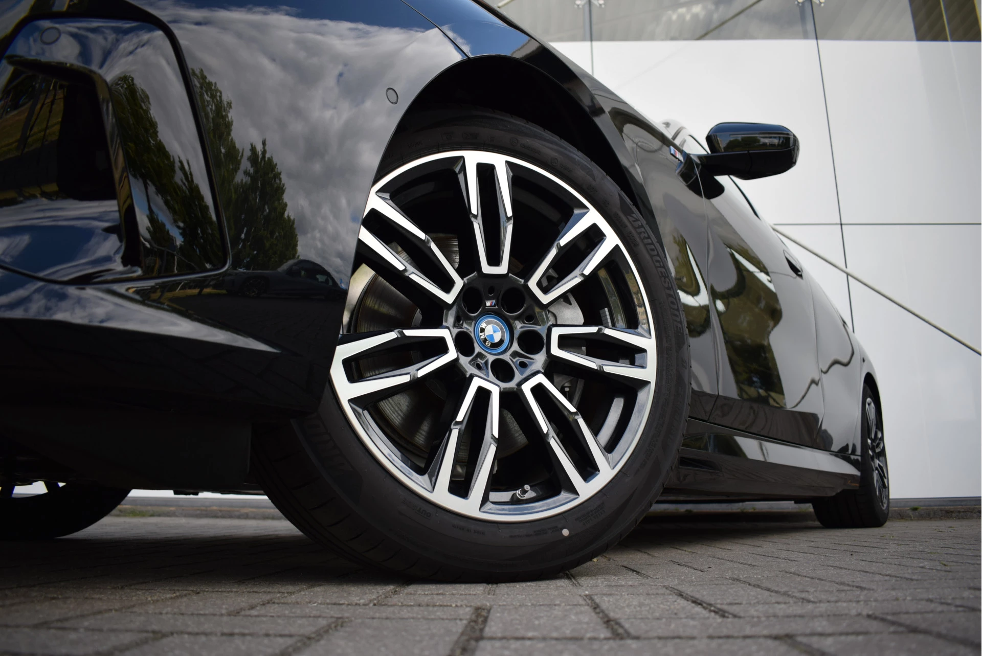 Hoofdafbeelding BMW i5