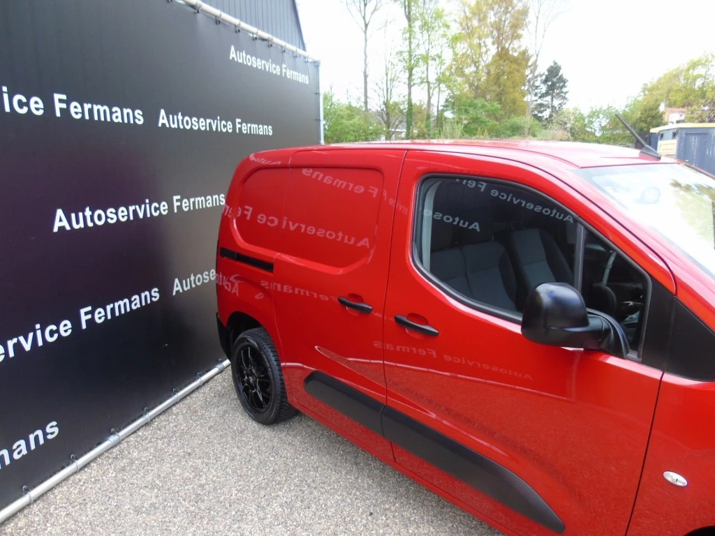 Hoofdafbeelding Peugeot Partner