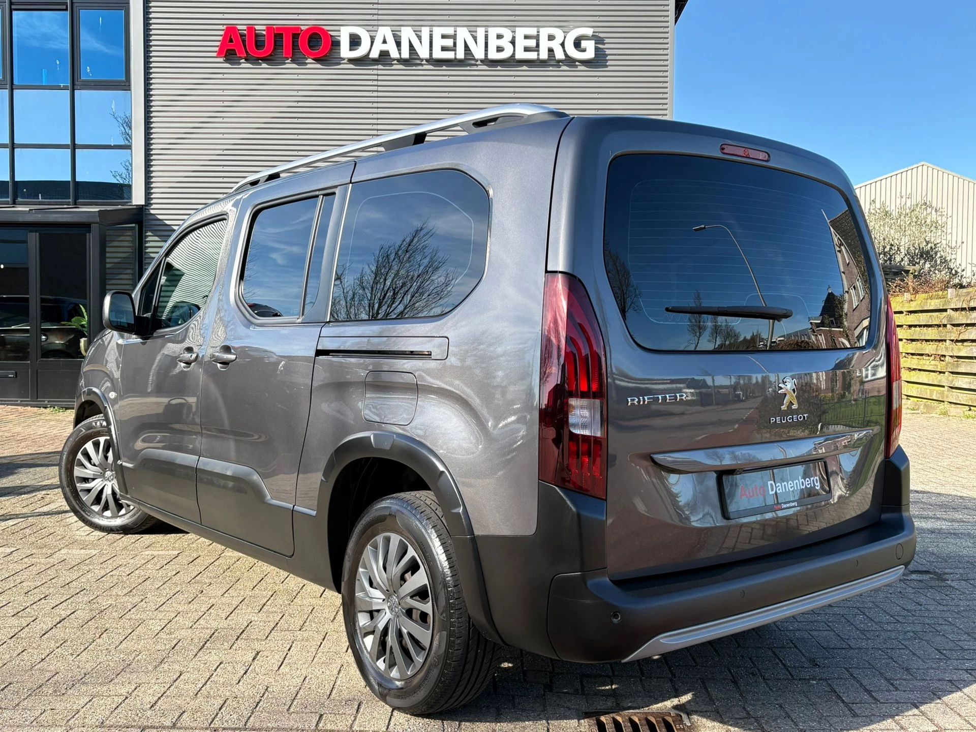 Hoofdafbeelding Peugeot Rifter