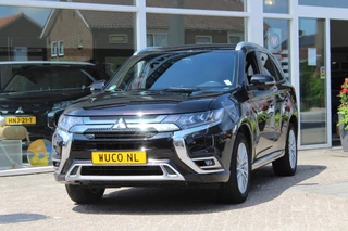 Mitsubishi Outlander 2.4 PHEV Intense Volleder 306 Camera Full-Led Apple/Android