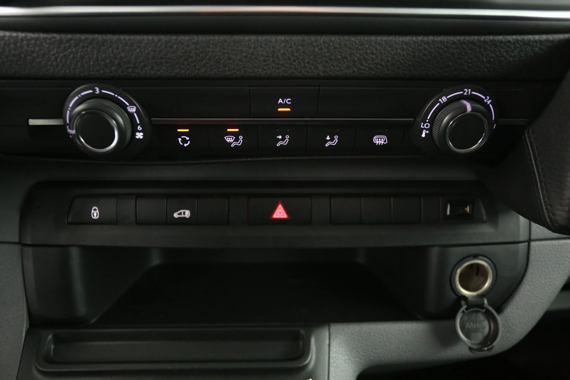 Hoofdafbeelding Peugeot e-Expert