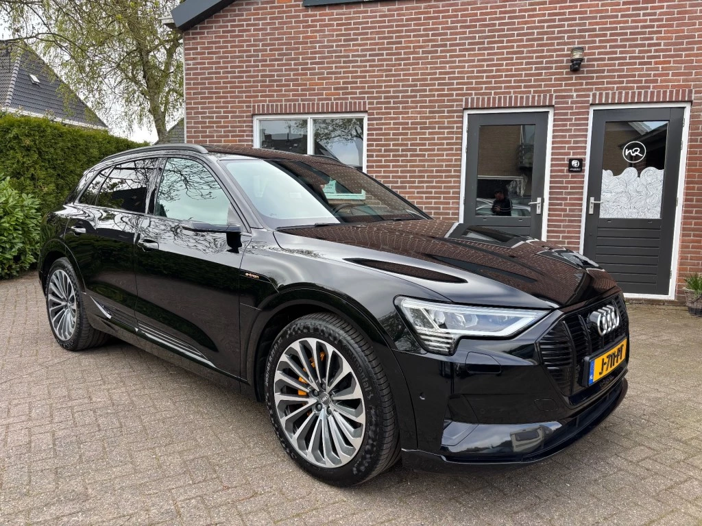Hoofdafbeelding Audi e-tron