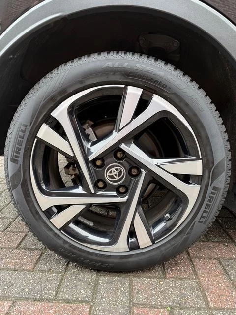 Hoofdafbeelding Toyota C-HR