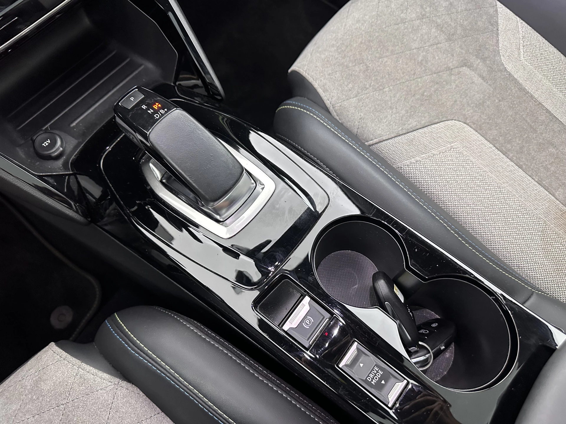 Hoofdafbeelding Peugeot e-208