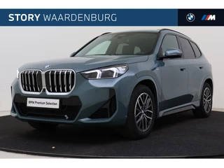 BMW X1 xDrive23i High Executive M Sport Automaat / Panoramadak / Trekhaak / Sportstoelen / Adaptieve LED / Comfort Access / Head-Up / Parking Assistant Plus / Stuurverwarming