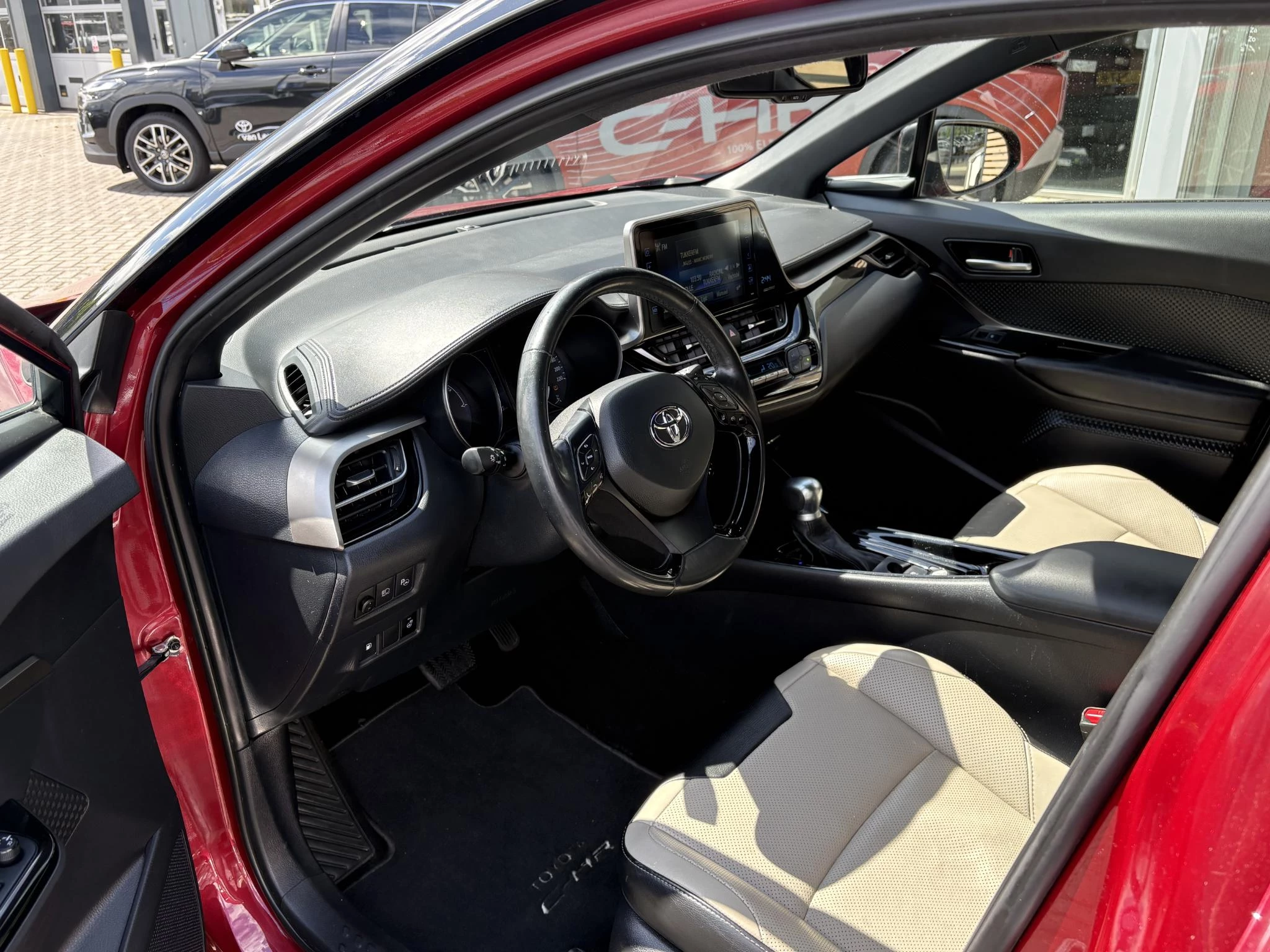 Hoofdafbeelding Toyota C-HR