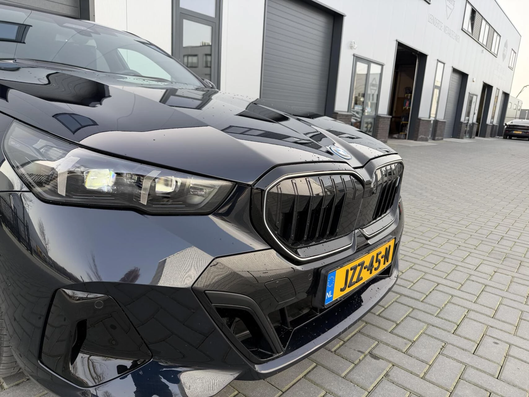 Hoofdafbeelding BMW i5