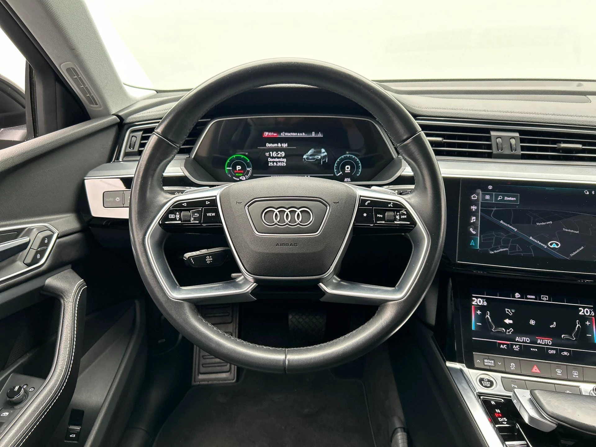 Hoofdafbeelding Audi e-tron