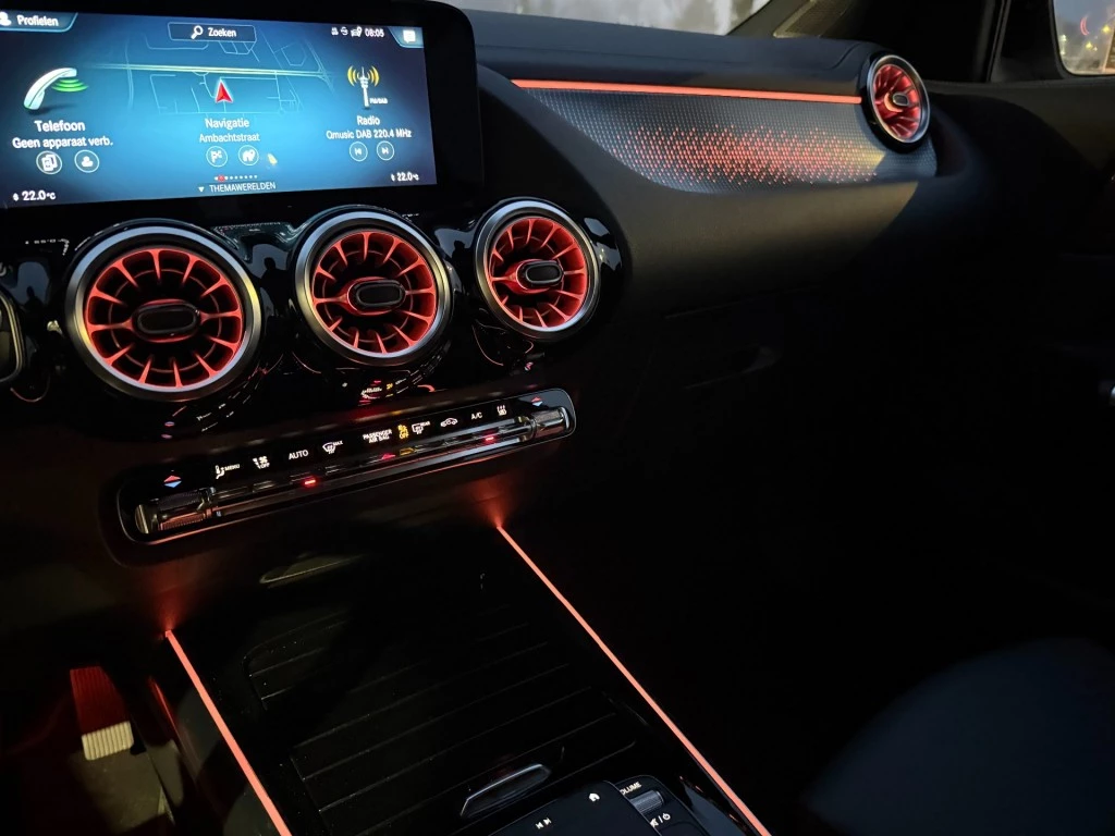 Hoofdafbeelding Mercedes-Benz EQA