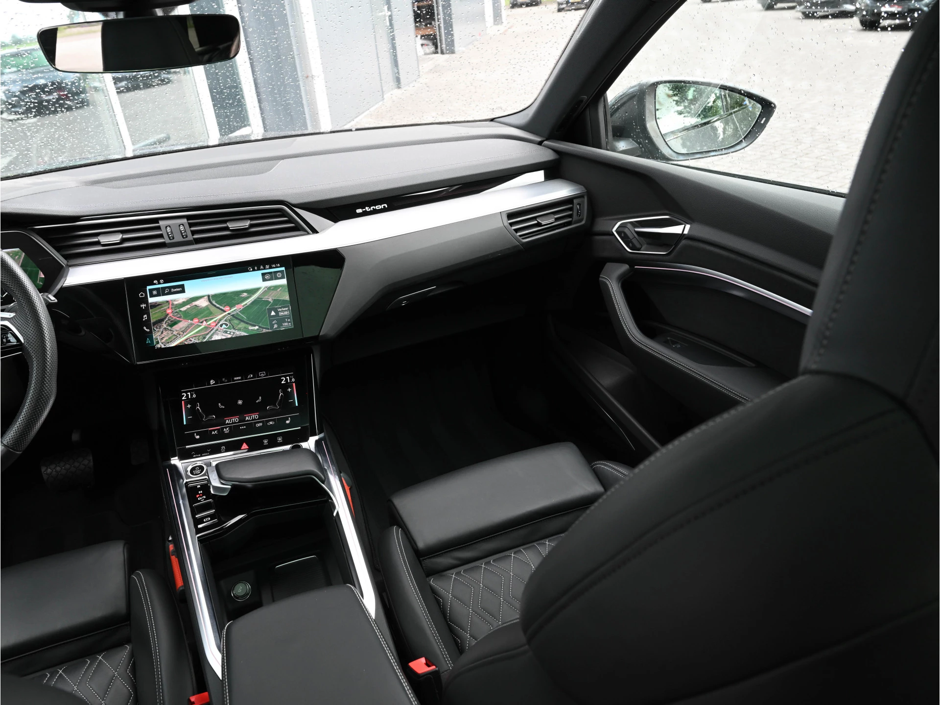 Hoofdafbeelding Audi e-tron