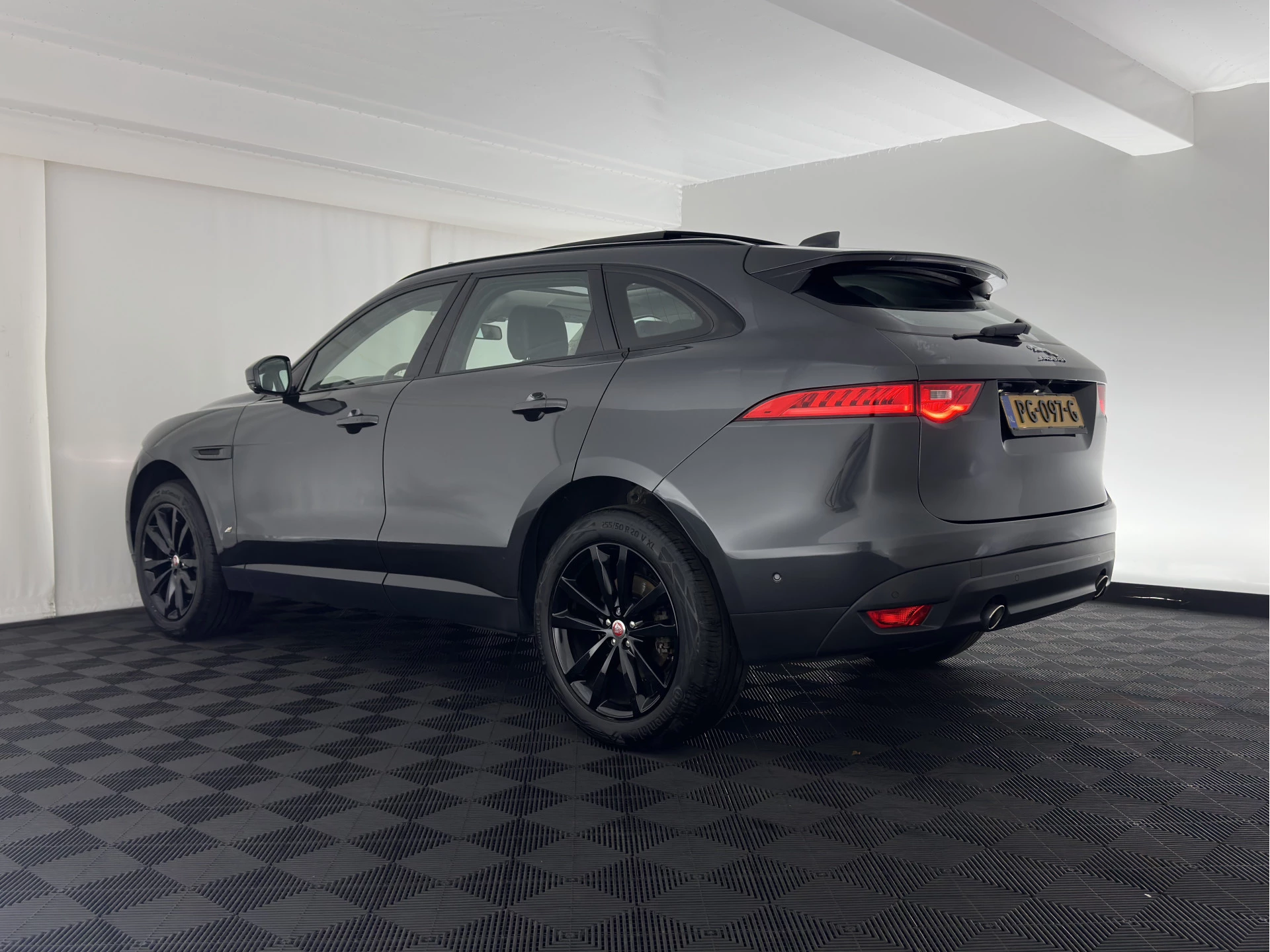 Hoofdafbeelding Jaguar F-PACE