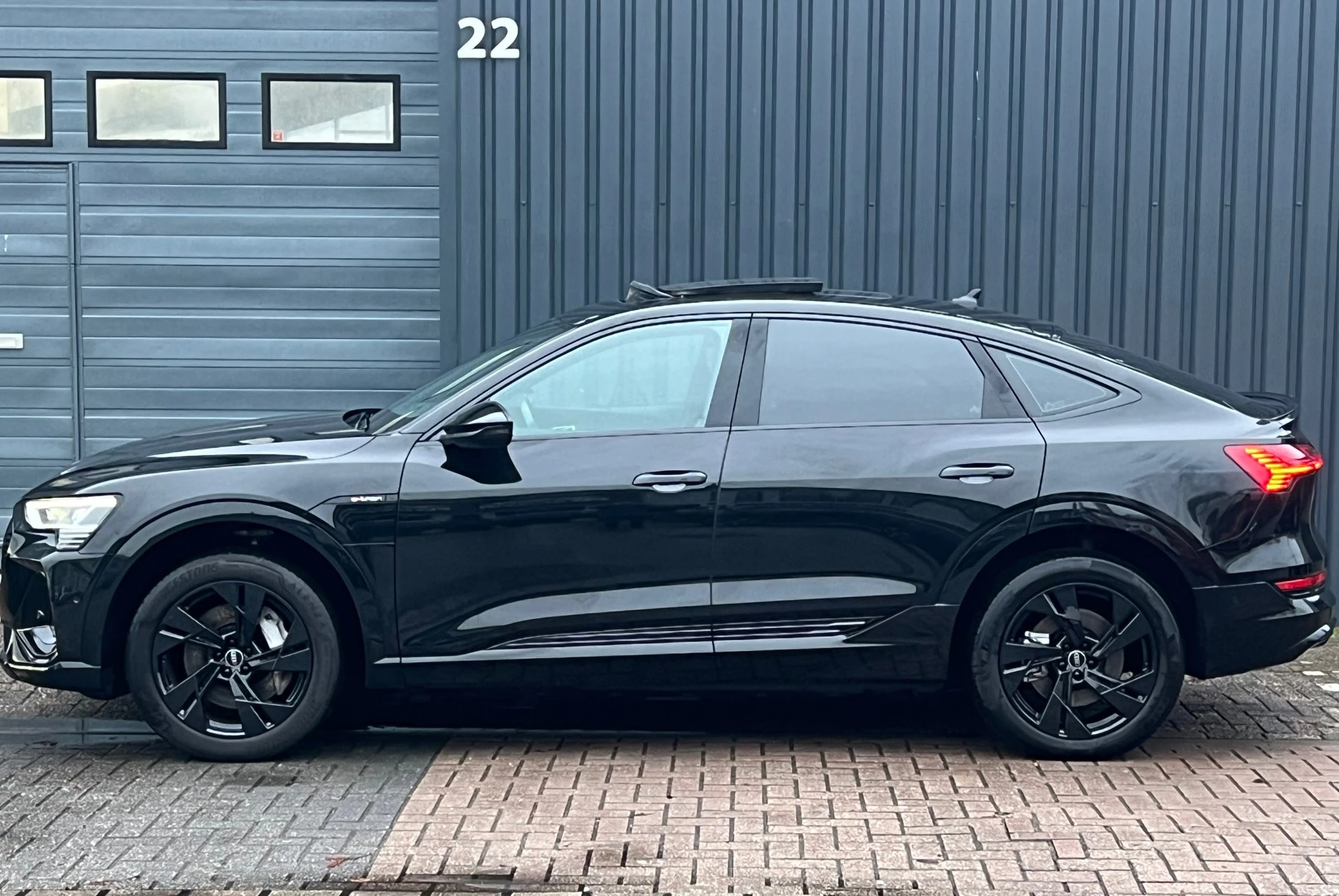 Hoofdafbeelding Audi e-tron