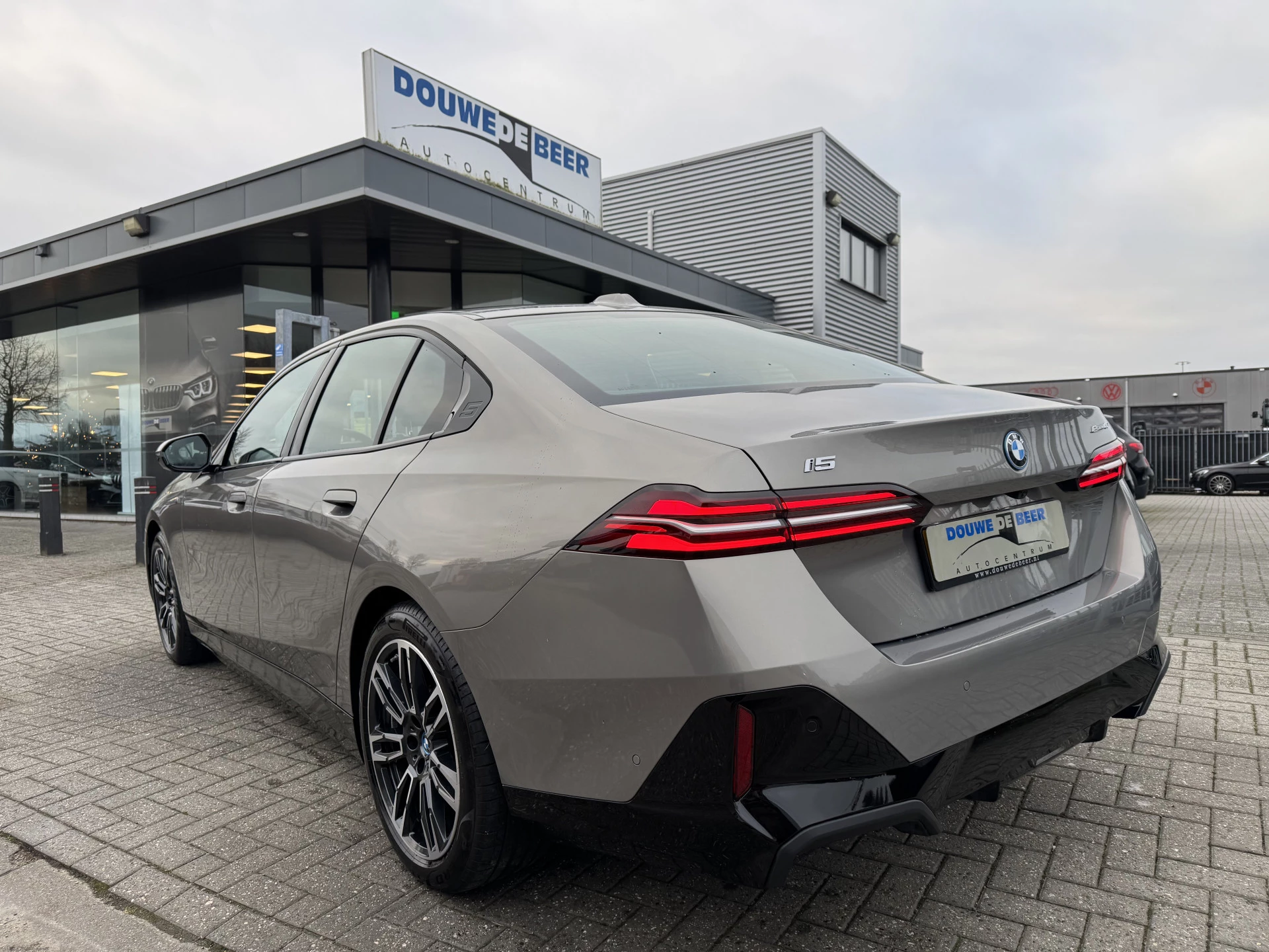 Hoofdafbeelding BMW i5