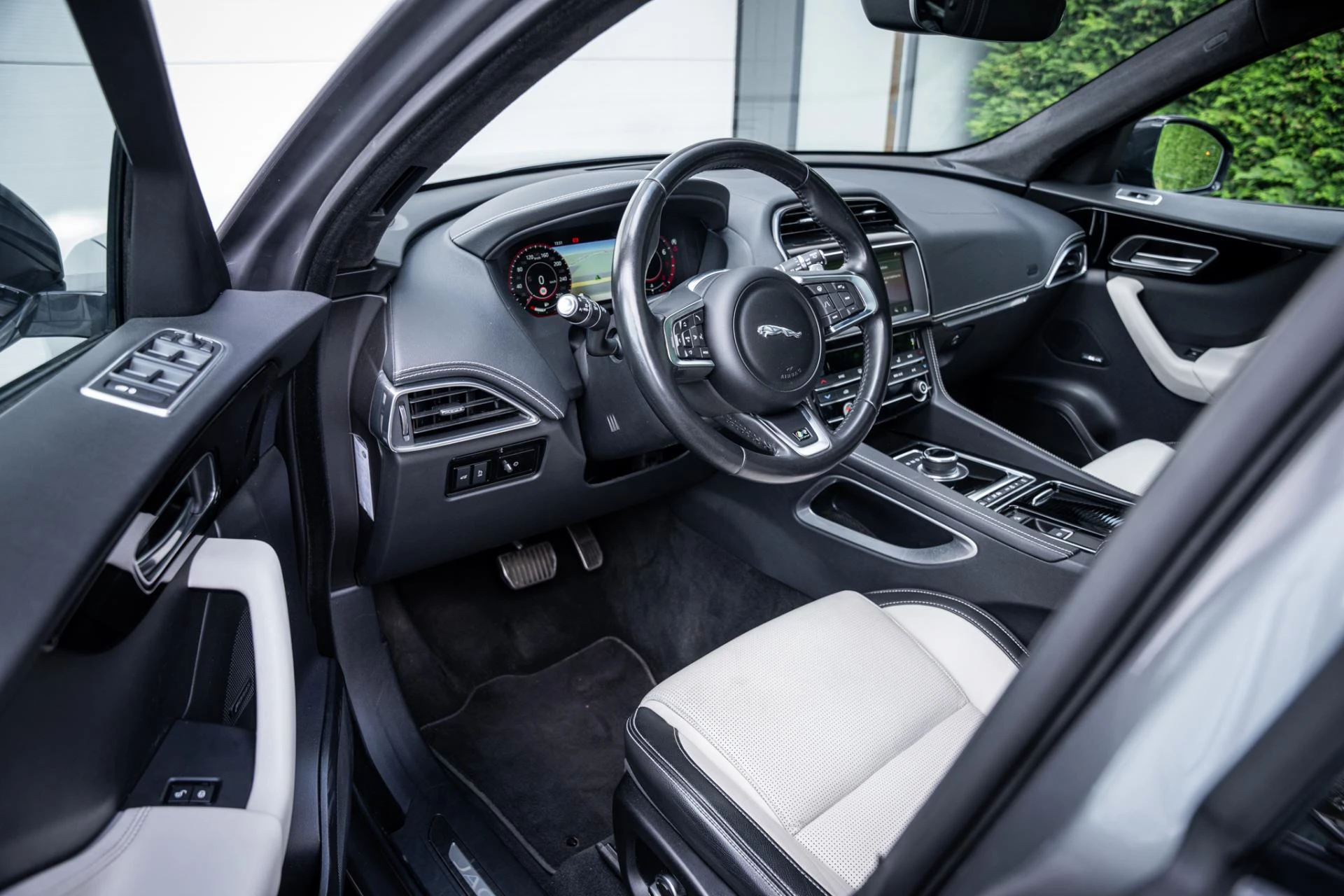 Hoofdafbeelding Jaguar F-PACE