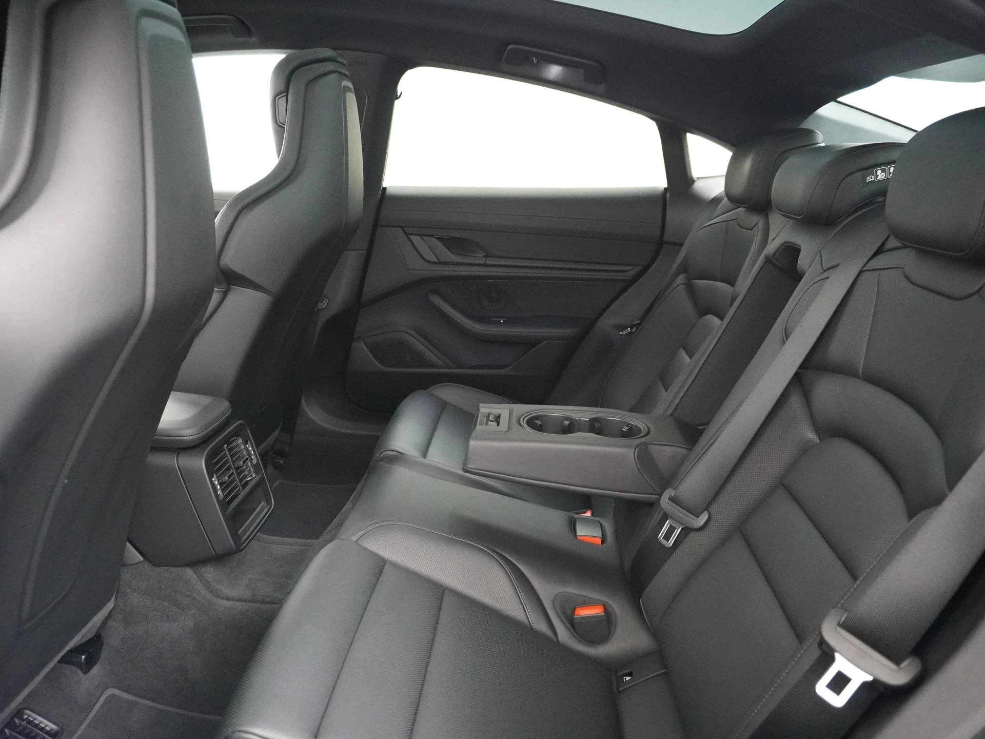 Hoofdafbeelding Porsche Taycan