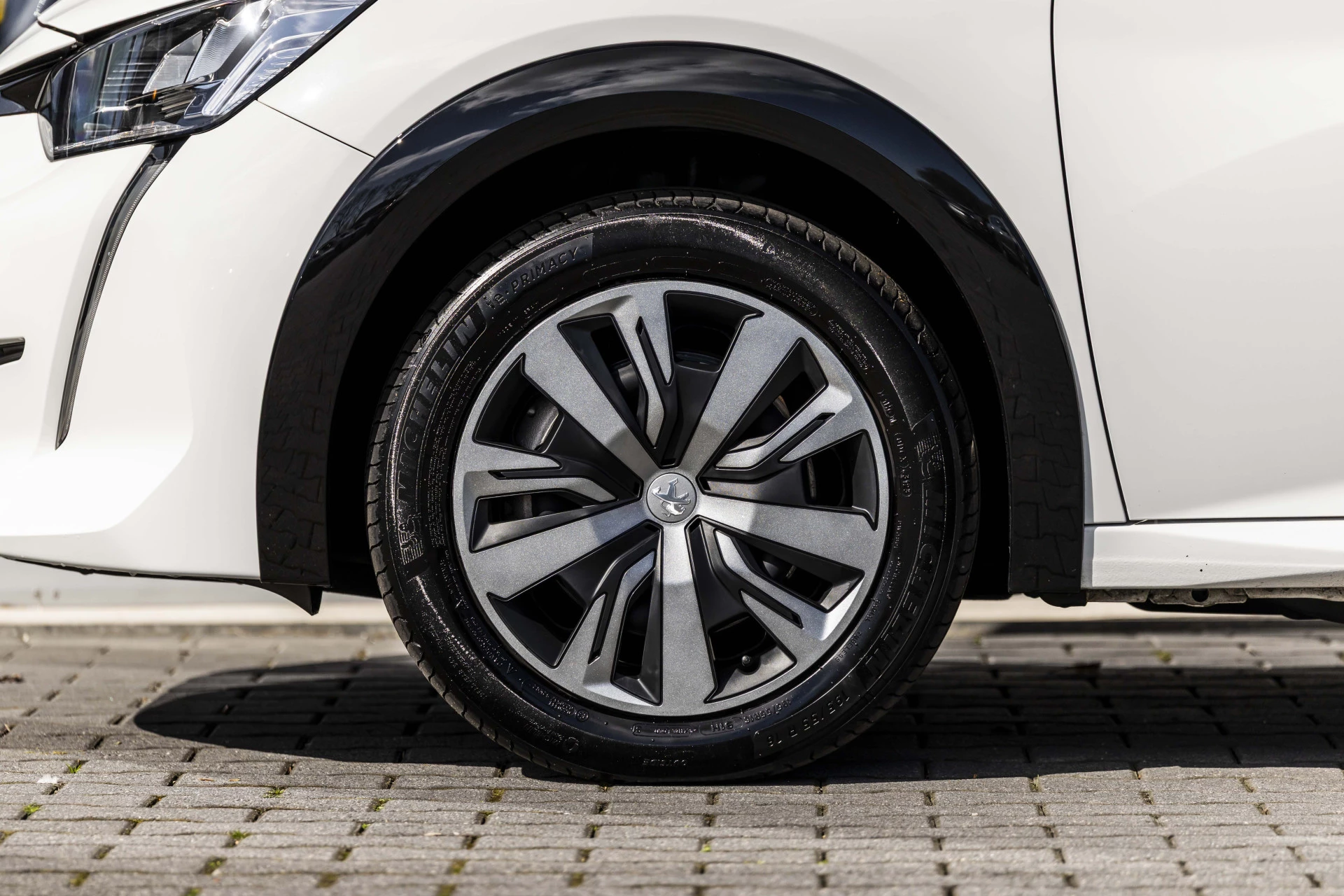 Hoofdafbeelding Peugeot e-208