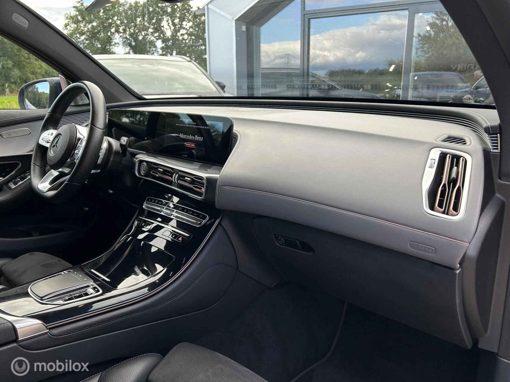 Hoofdafbeelding Mercedes-Benz EQC