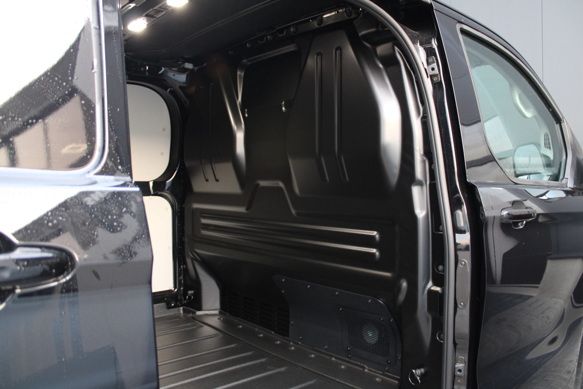 Hoofdafbeelding Ford E-Transit Custom