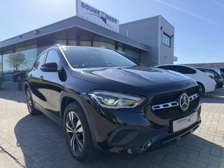 Hoofdafbeelding Mercedes-Benz GLA Mercedes-Benz GLA 250 e Business Line Trekhaak | Distronic | Night | Camera