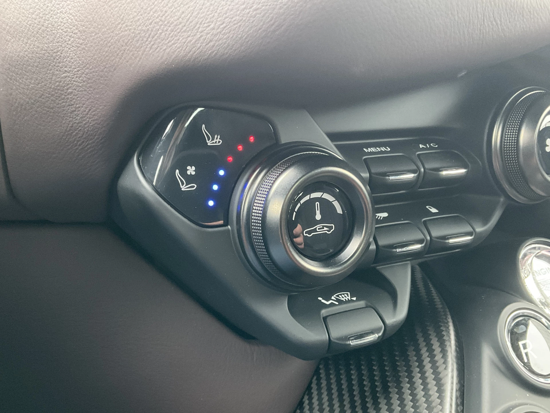 Hoofdafbeelding Aston Martin V8 Vantage